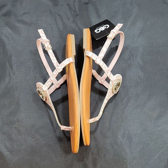 BRAND NEW G by GUESS GGLYNDEN-C T-STRAP SANDALS - Picture 9 of 11